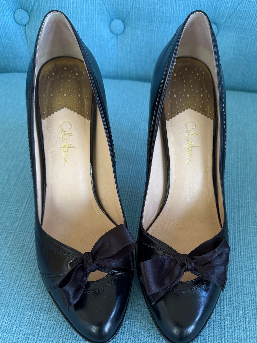 Cole Haan Black Leather Pointed Toe Bow Pumps